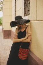 Woven raffia bag - Image 4